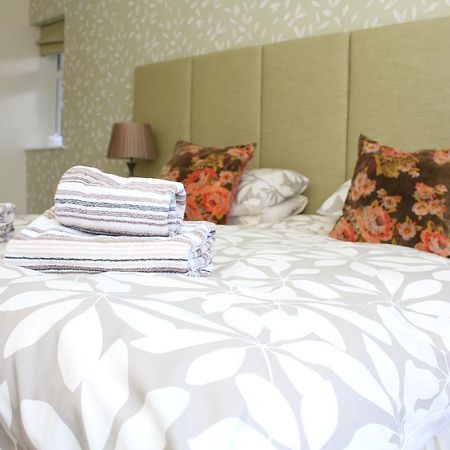 Laurels Guesthouse Witney Ngoại thất bức ảnh