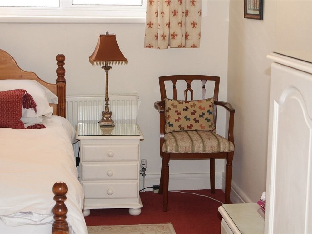 Laurels Guesthouse Witney Ngoại thất bức ảnh