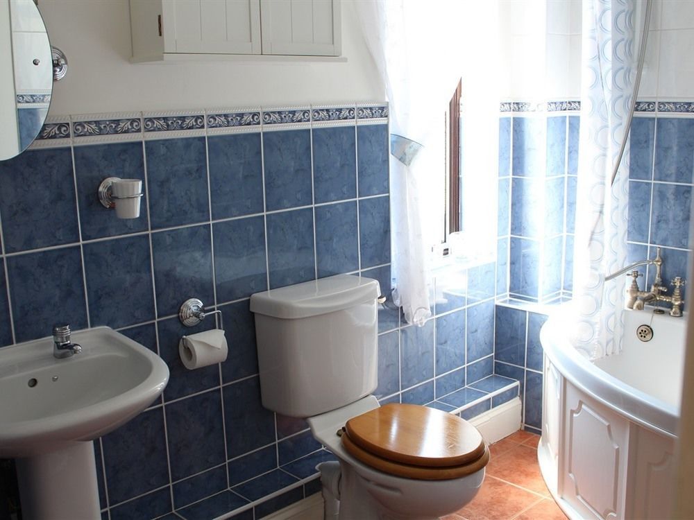 Laurels Guesthouse Witney Ngoại thất bức ảnh